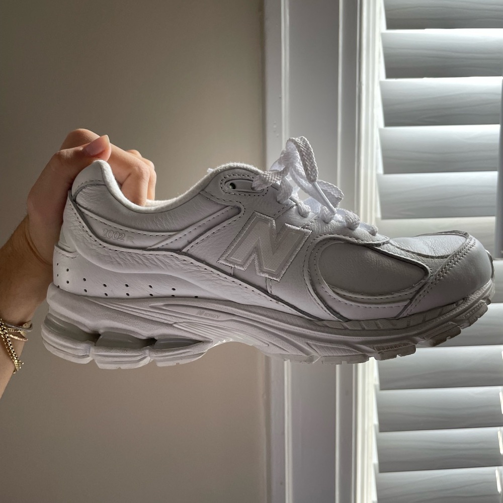 New Balance Sneakers Sz 8.5 - Picture 2 of 12